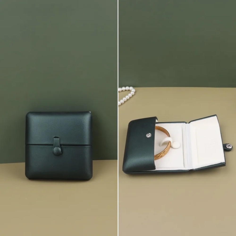 Jewelry Bracelet Box Hard shell traveling protective Jewelry case